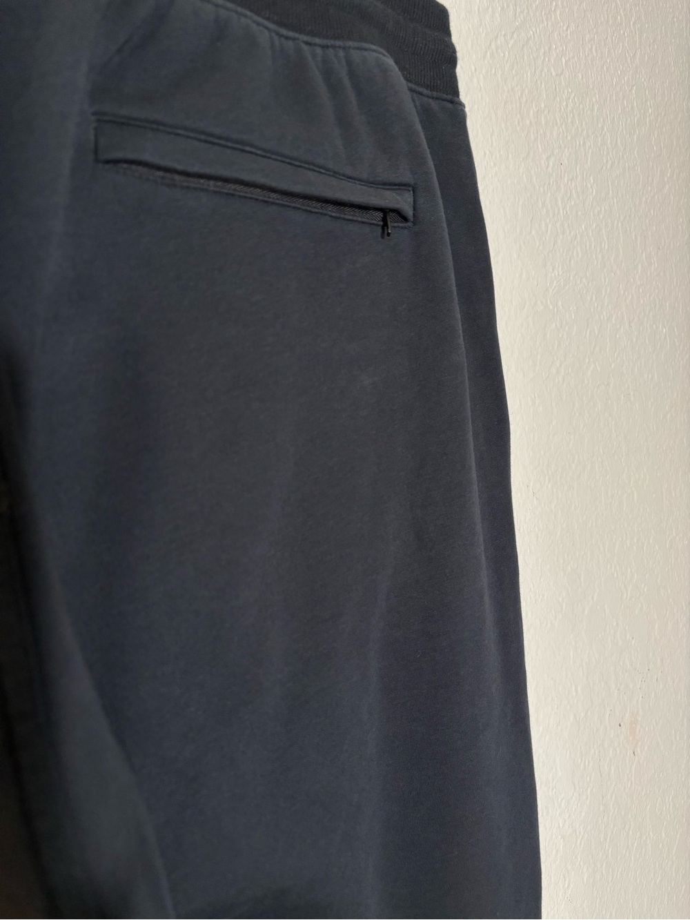 TravisMathew Jogger Pants Size XL Black Drawstring Logo Athletic Golf Pants - Picture 13 of 14